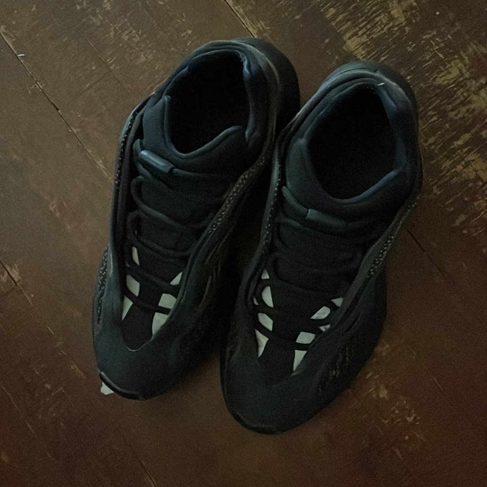 yeezy 700 clay brown
